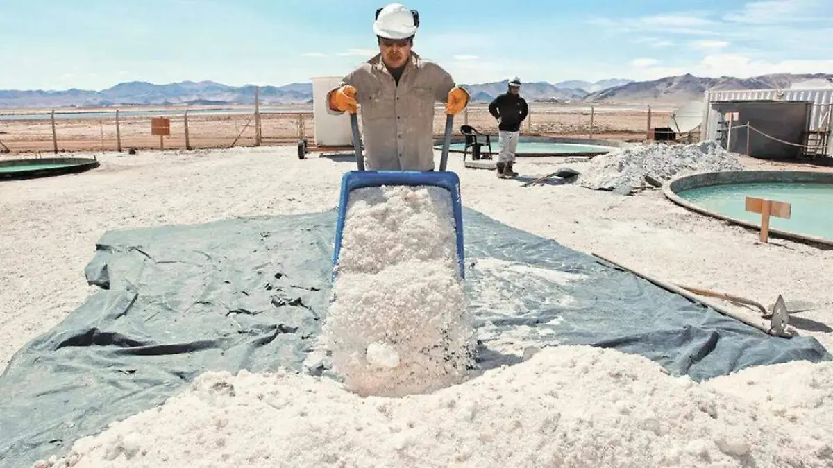 El senador Alejandro Armenta propuso declarar al litio como bien de la Nación, debido al impacto que tiene este mineral en la economía